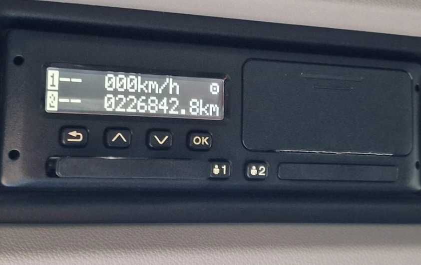 Dezmembrez camioane Scania seriile P G R  4x2 6x2 6x4 6x6 Piese/Scania