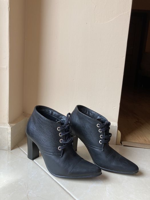 Боти естествена кожа.