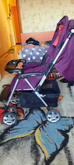 Продам коляску от 0 мес до 5 лет