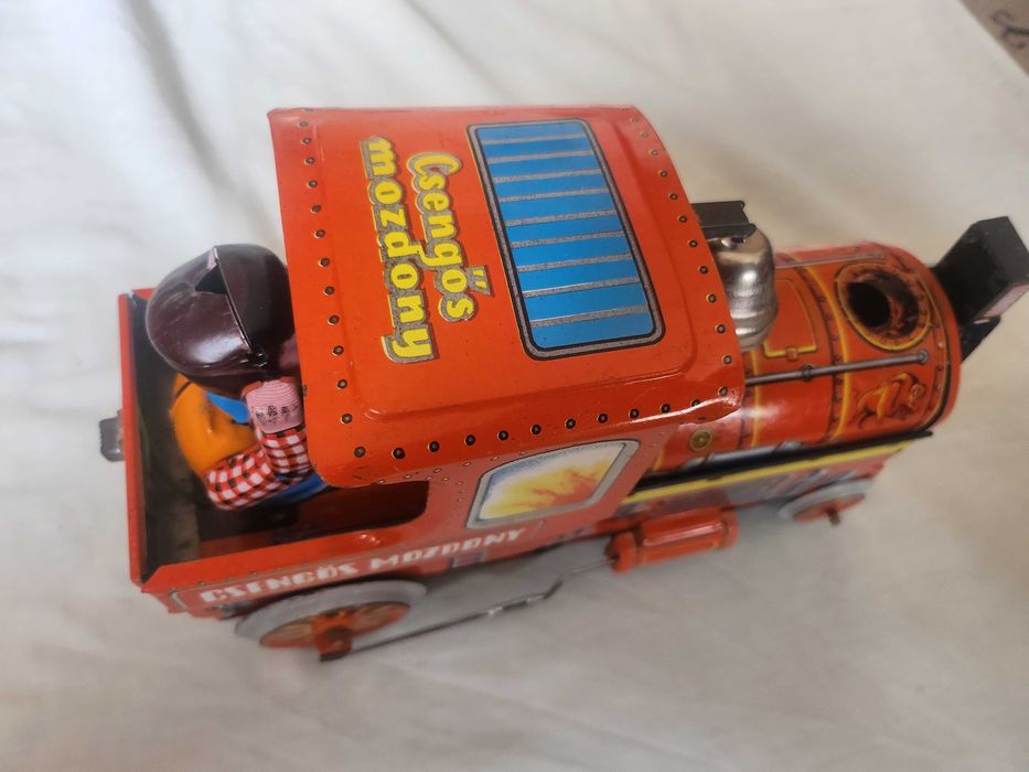 играчки от соца, локомотив на батерии, метални, пластмаса