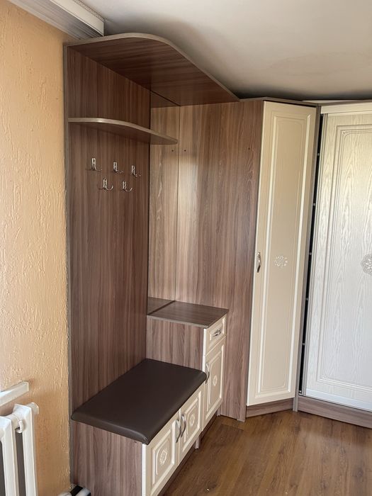 Продам прихожию. Угловая