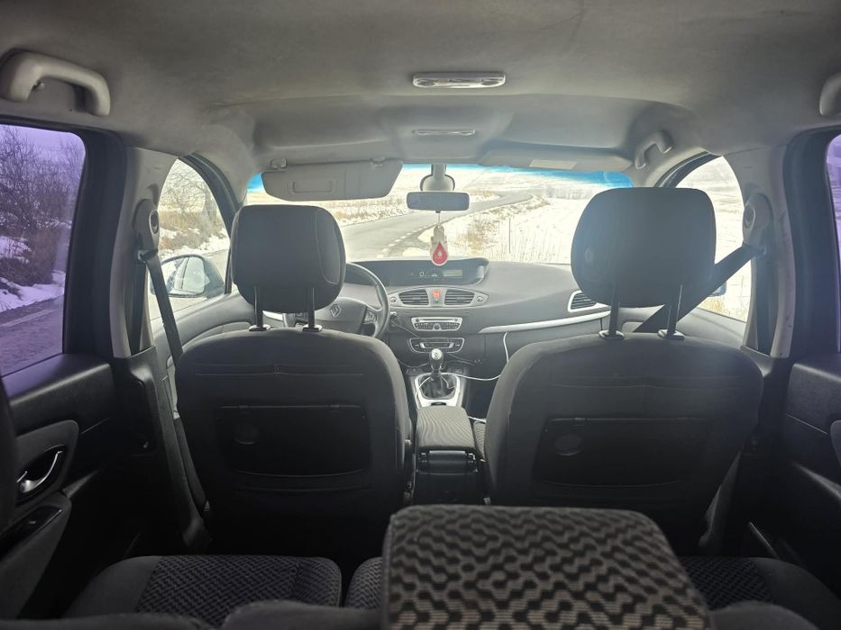 Vand renault scenic urgent