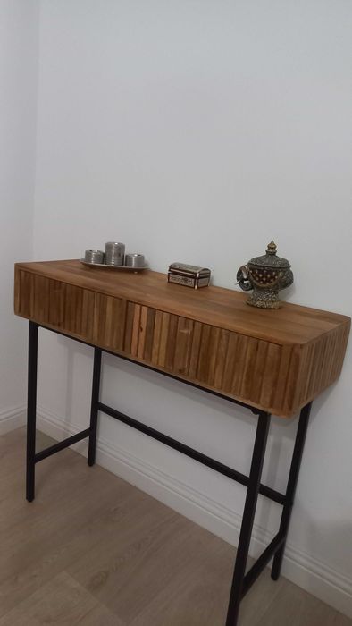 Consola din lemn de mango cu picioare metalice