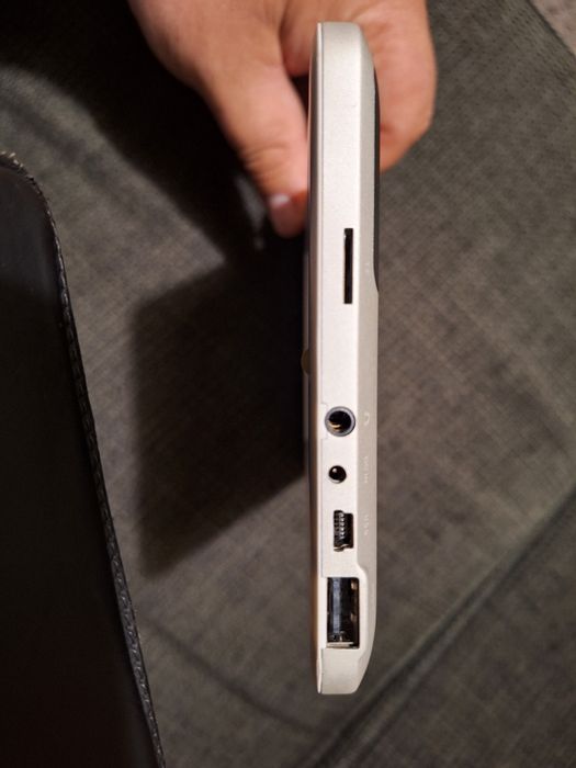 Tableta Evolio    4 GB - defecta -pentru piese