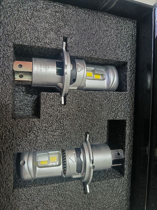 Лэд лампочки H4 яркие