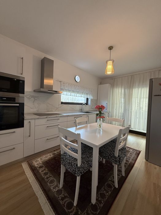 Casa moderna 4 camere cu finisaje superioare, complet mobilata si utilata, terasa generoasa – Green Residence Ulmi