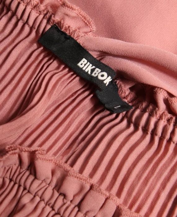 Плисиран топ с паднали рамене в цвят пепел от рози, S