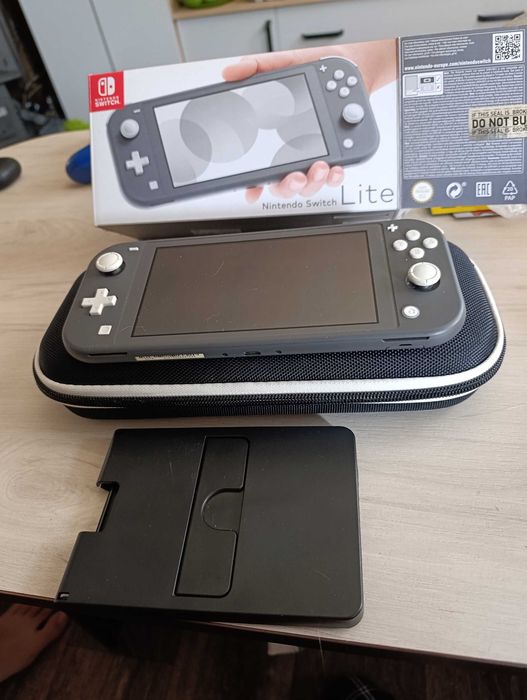 Nintendo switch за продаване