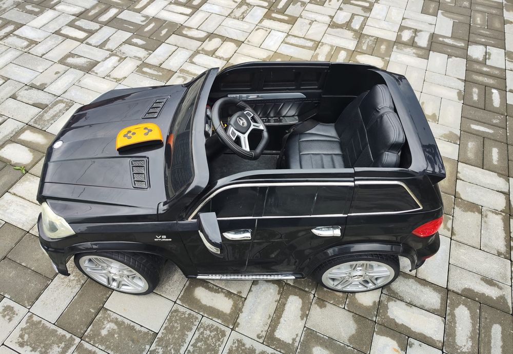 Mașinuță electrica Mercedes pentru copii între 2-6 ani