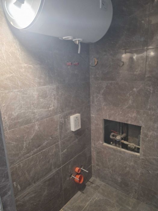 Вътрешни ремонти-Бояджийски услуги ,шпакловка, лепене на плочки и др.