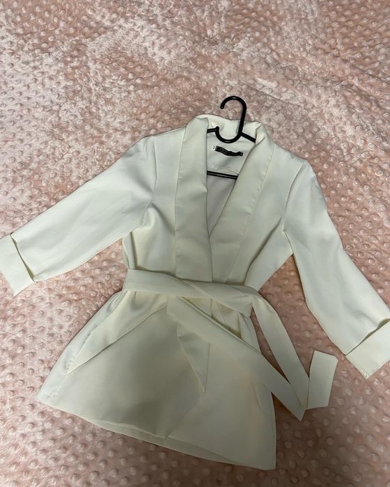 продам платье с жакетом