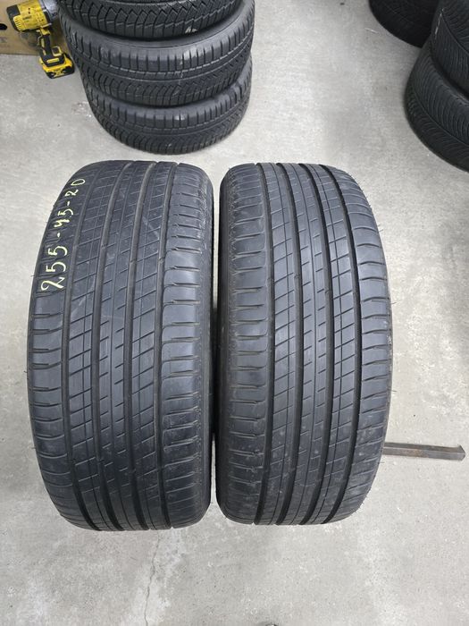 2 Броя 255/45/20 Michelin 7mm