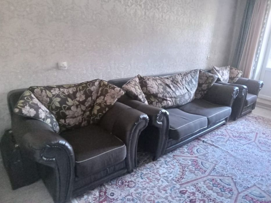Продам диван тройку