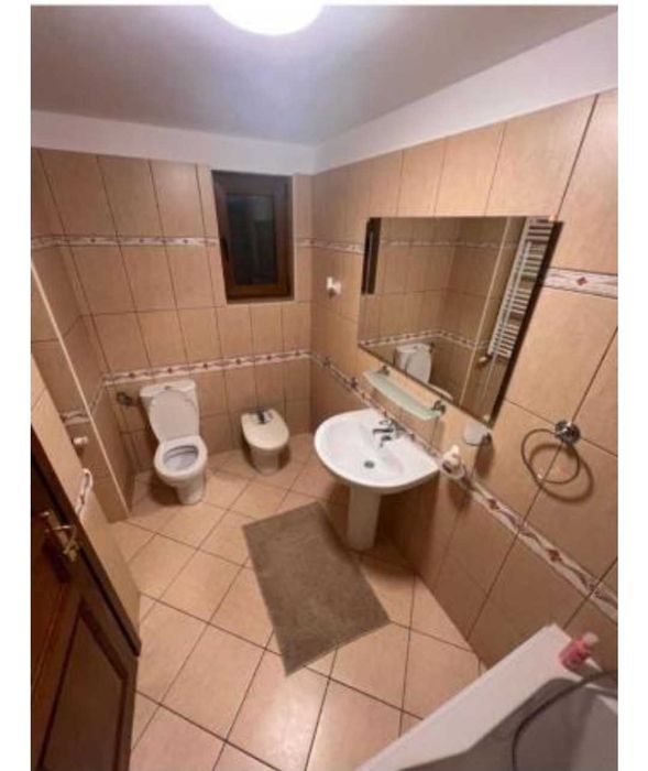 Inchiriez apartament 3 camere Sinaia ,Zona Ultracentrala