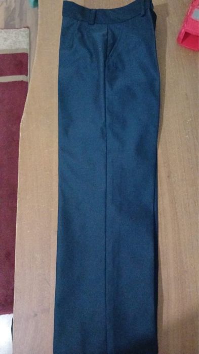 Продам костюм школьный