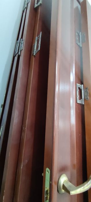 Продам двери в хорошем состоянии