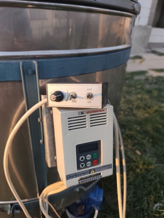 Центрофуга за пчелен мед