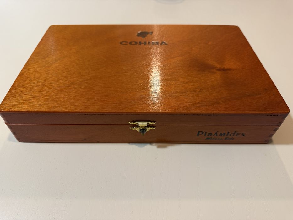 Кутия за пури Cohiba
