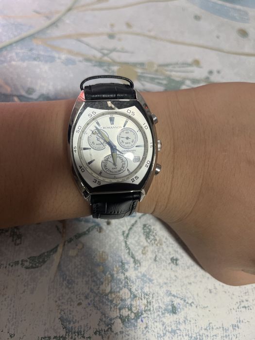 Продам наручные часы ROMANSON Dl4141HM