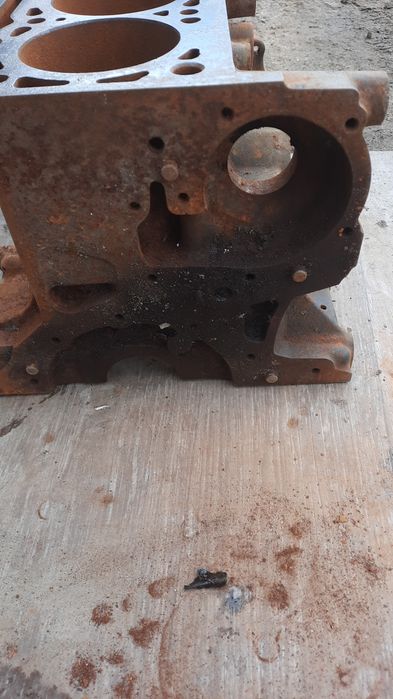 Блок цилиндров на Рено Логан