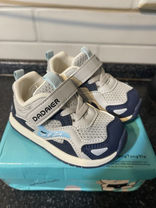 Кроссовки на годик мальчику