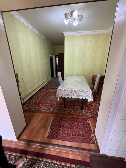 Продается квартира на массиве алгоритм 30 2комнатная переделланная в 3