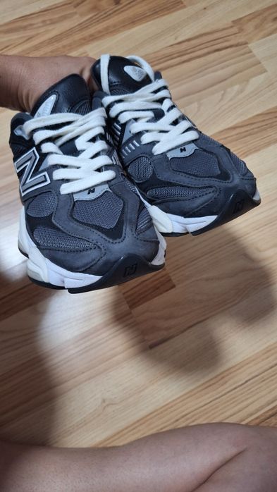 Adidași New Balance 9060