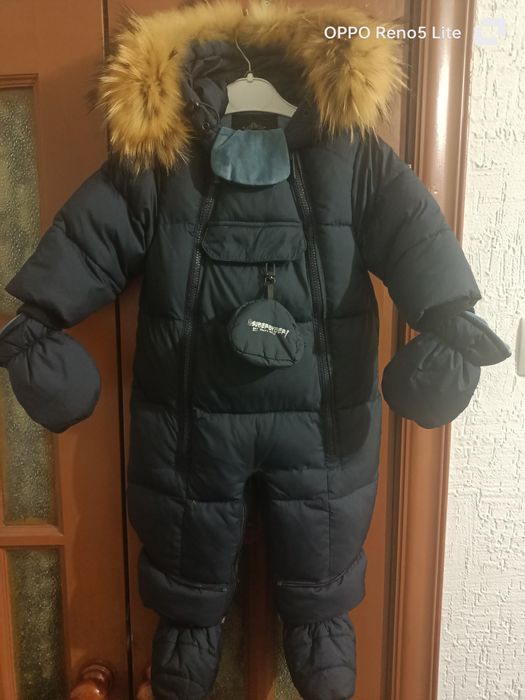 Продам детский зимний комбинезон.