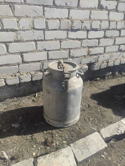 Фляга с тележкой