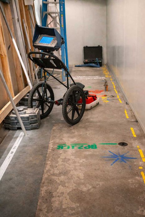 Проверка за кабели и тръби преди изкоп и строеж