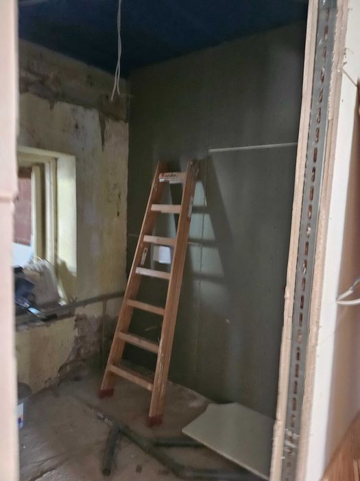 Продава се Къща в Добрич, Строител - 176 кв.м за 682 €/кв.м - Снимка #19