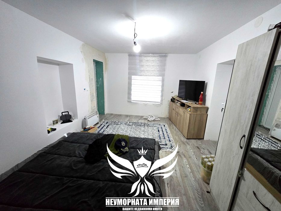 Двуетажна вила/къща 102РЗП с 882кв. двор село Долнослав, обл.Пловдив