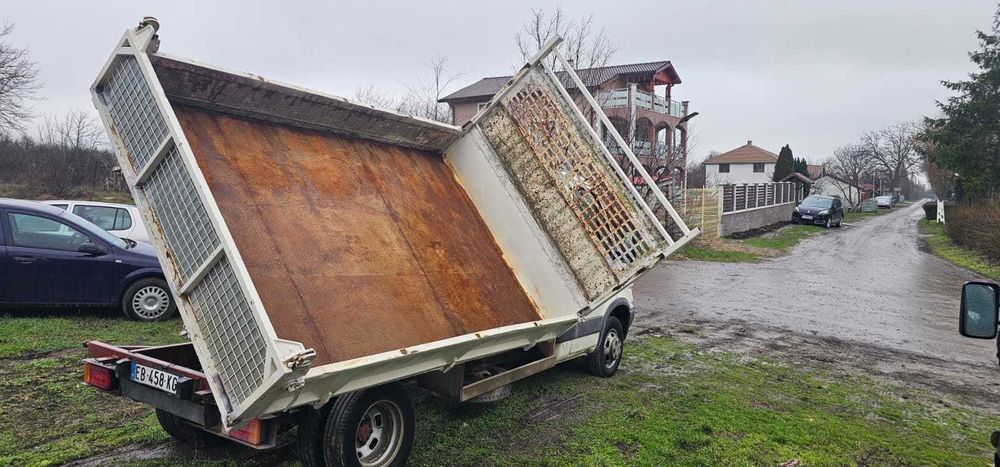 Продавам самосвал Iveco 35с11