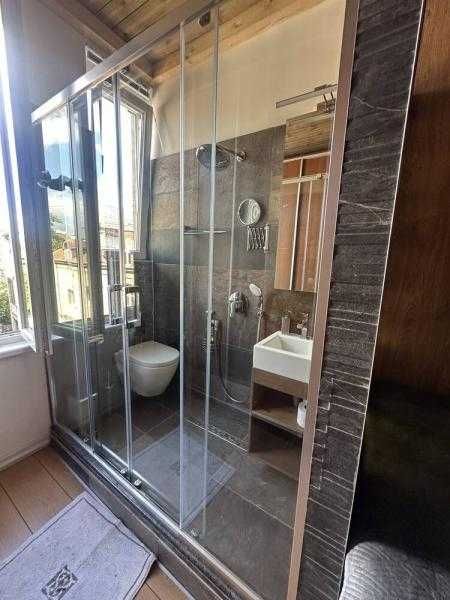 Дава се под наем Двустаен апартамент в Бургас, Център - 43 кв.м за 612 € - Снимка #9