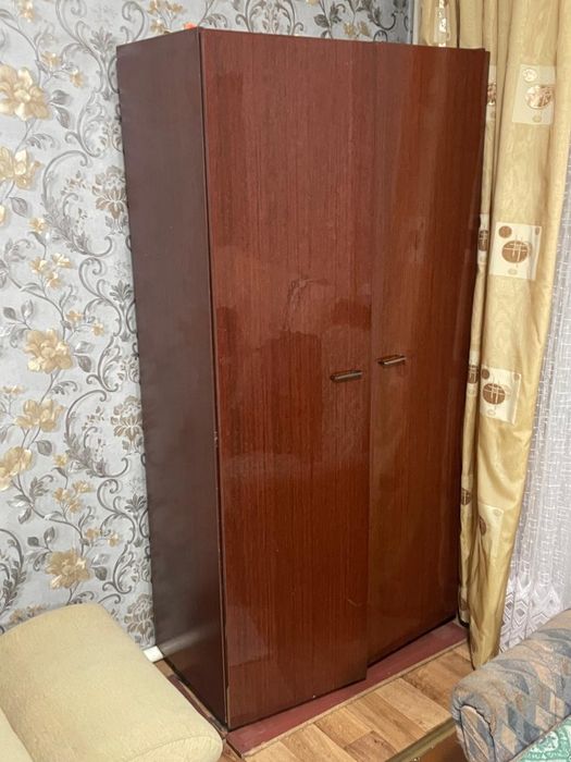 Продам шифоньер из дуба