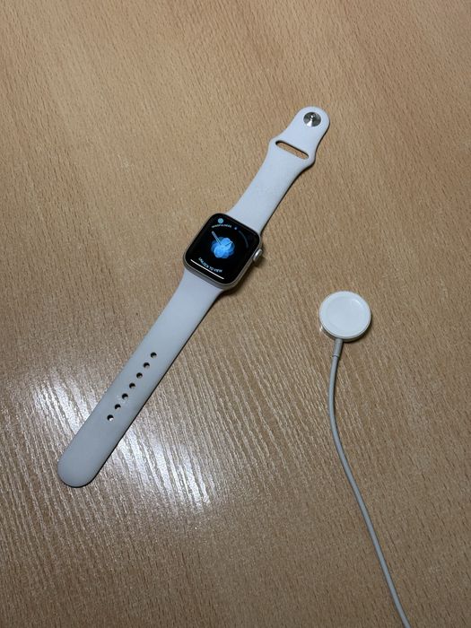 Apple Watch Series 5 40mm GPS Silver / оригинал