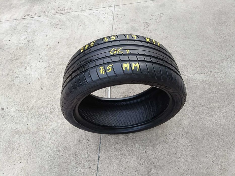 O anvelopa de vara 275 35 19 goodyear asymmetric 3 run flat cu 7,5 mm