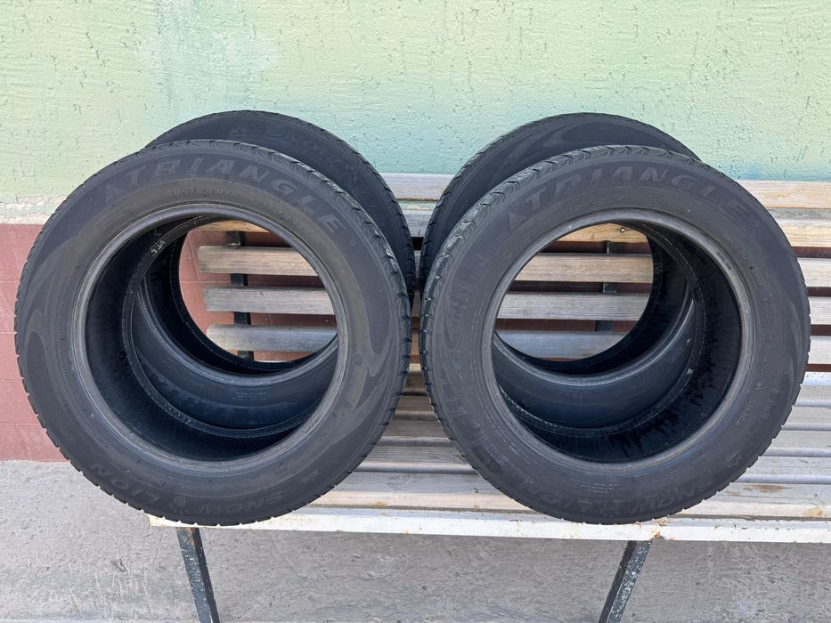 Комплект зимних шин