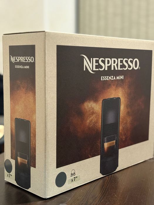 Кафемашина с капсули Nespresso (Essenza Mini)