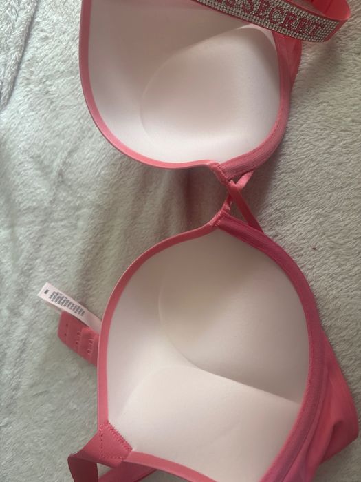 Сутиен Victoria’s Secret чисто нов