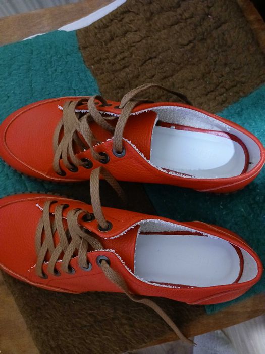 Нови обувки, естествена кожа.