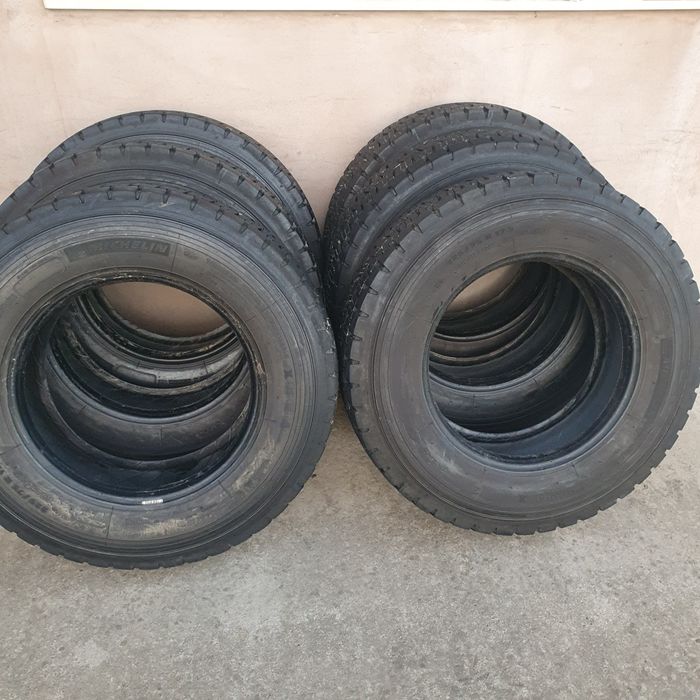 Anvelope 225 75 17,5 Michelin.