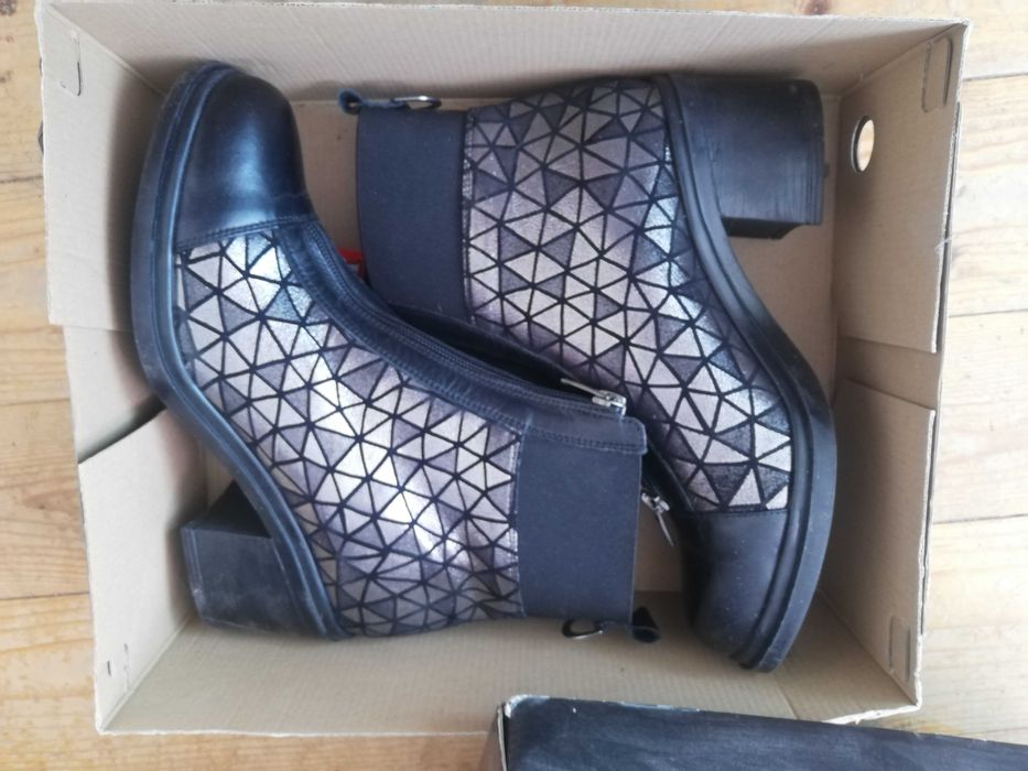 Дамски кожени боти