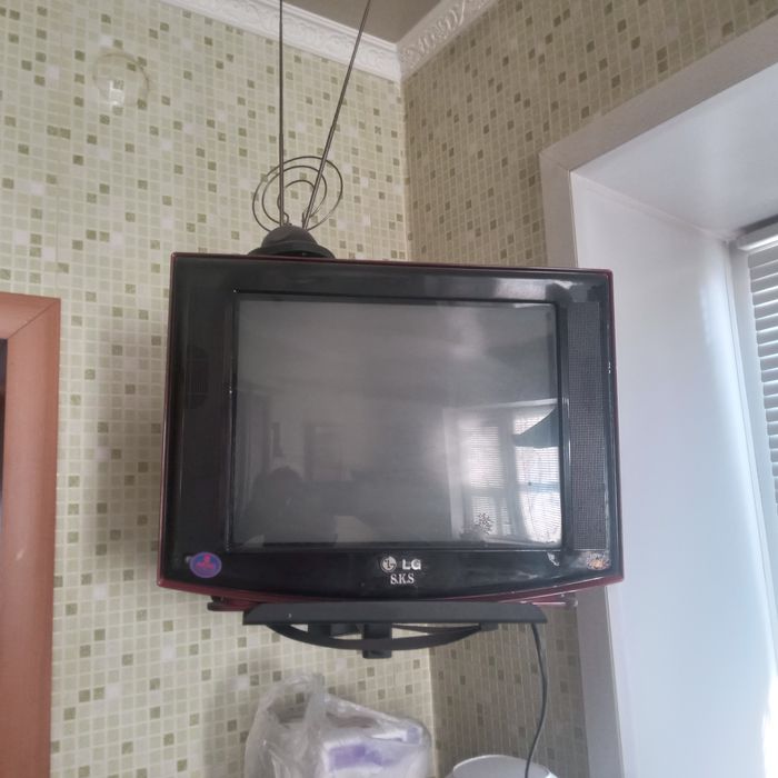 Продам телевизор LG-5000т.