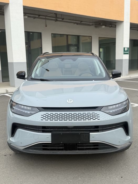 LEAPMOTOR C11 Гибрид 2025