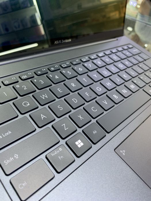 Asus Zenbook 14.0 OLED