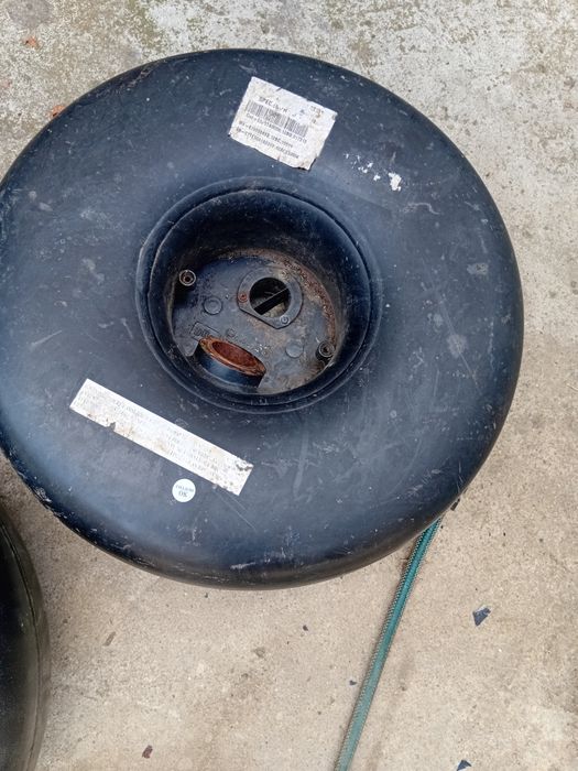 Două butelii ovale gpl,  auto