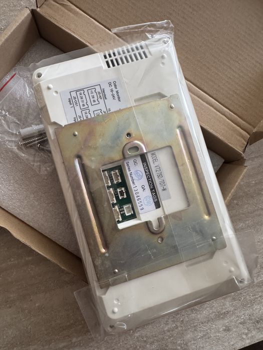 Продавам Видеодомофон Чисто нов