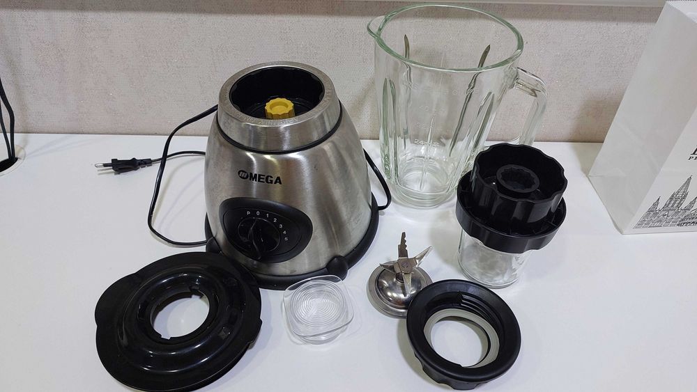 Продаётся блендер Mega me-408