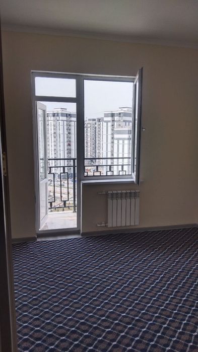 Yangi uy 81 maktabni yonida joylashgan